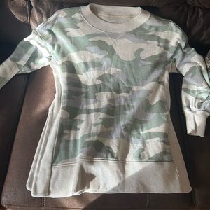 AE Sweatshirt with side slits